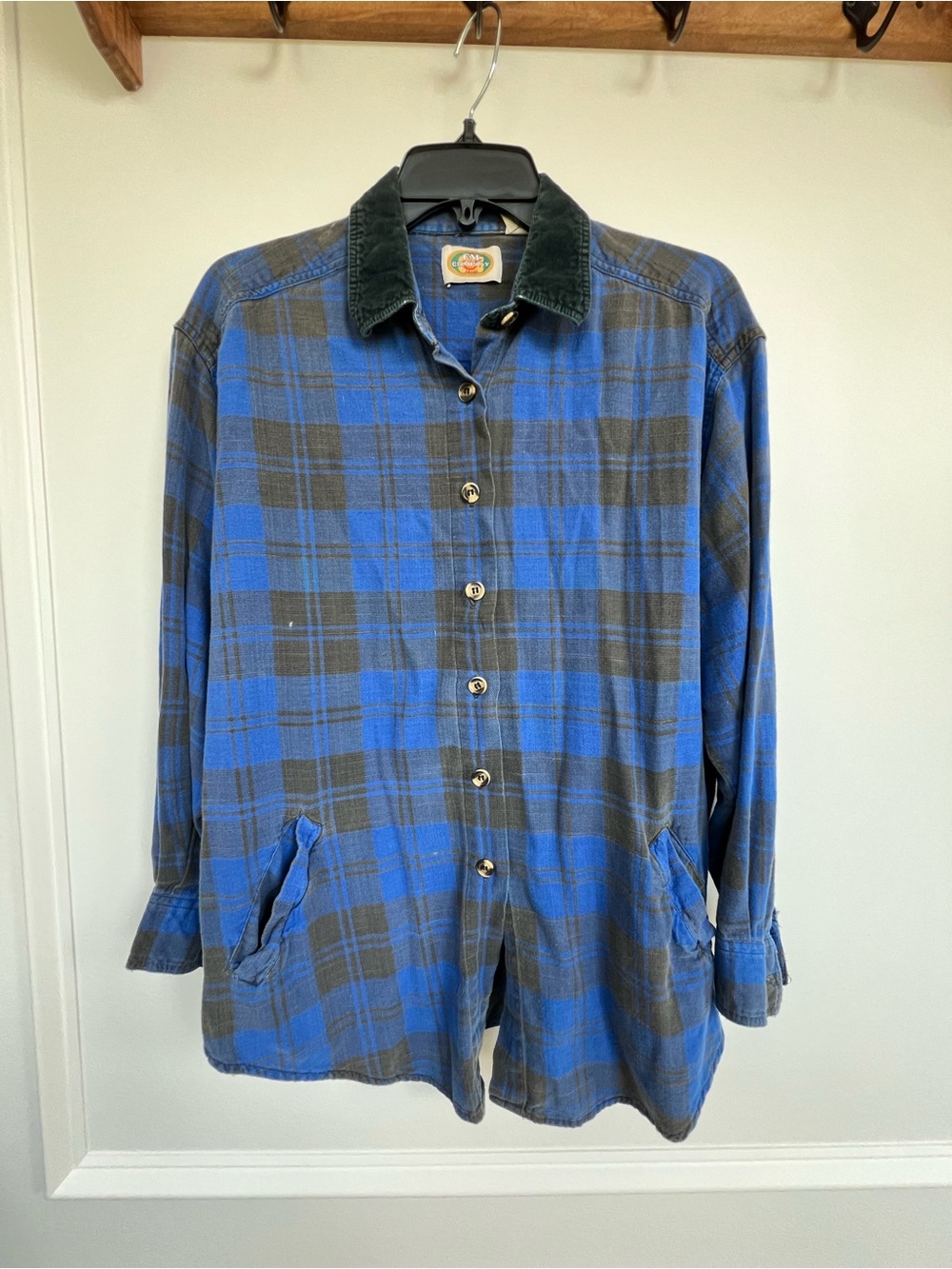 Men's Blue & Gray Plaid Button-Up Jacket with Dark Collar